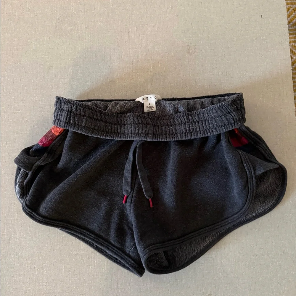 Aeropostale comfy sweat shorts - Picture 4 of 6